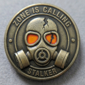 Значок «Zone Is Calling: Stalker» — Протигаз (Bronze Legacy Edition) 58 мм