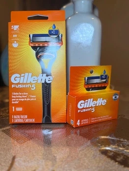 Мужской бритвенный набор Gillette Fusion 5 (1 станок и 5 сменных кассет)