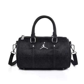 Мессендджер сумка через плечо Jordan черная JRD-048-BLK-SIL