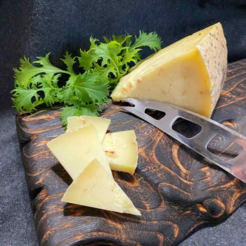 Сир "Голландія" з шафраном (кор.) Козацьке подвір'я вакуум 1 кг