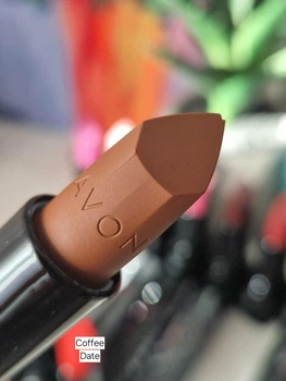 Зволожувальна матова губна помада Avon "Ультра" 7 Класичний кавовий (7 Coffee Date) 3,6г