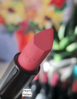 Зволожуюча матова губна помада Avon 'Ультра' Персиковий/Peach Flatters 3.6 г