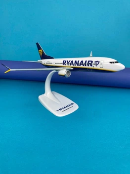 Модель самолета Boeing 737 MAX 8 Ryanair 1:200