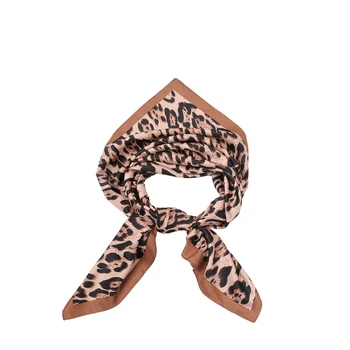 Хустка жіноча LuckyLOOK Арад 90х90 см Різнокольоровий (082-655) (2933535082655)