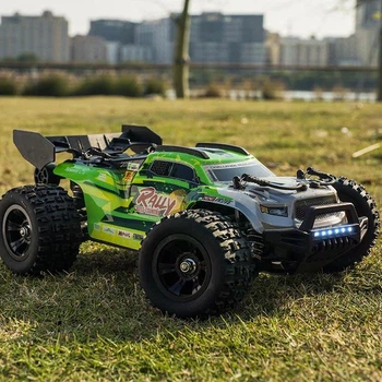 Машинка для трюков на радиоуправлении SCY 18101 1:18 40 KM/H 4WD RC мощный монстр, 30 мин 100 м.