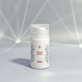 Реактивирующий витаминизированный крем с гликолевой кислотой REVIT AHA CREAM DERMA SERIES 50 мл