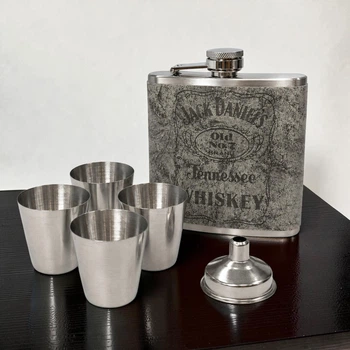 Подарочный набор: фляга Jack Daniel’s QK-1-3 Grey 7 oz/210 мл с рюмками