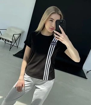 Модна жіноча футболка 42 (XS) Чорна