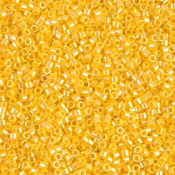 DB-1562 Бісер Miyuki Delica Beads 11/0 (перлиновий жовтий насичений іскристий), 50 г