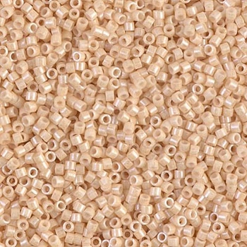 DB-204 Бісер Miyuki Delica Beads 11/0 (перлиновий кремовий темний), 50 г