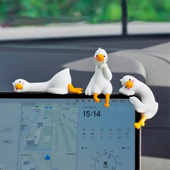 Мила декоративна качка в автомобіль «Duckie»