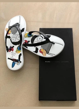 Стильні шльопанці Marc Jacobs, розмір 36