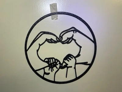 Настінне панно-декор руки сім'ї що утворюють серце. Aivory