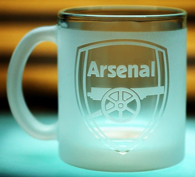 Скляна чашка 320 мл ФК Арсенал Arsenal з гравіюванням подарунок для фаната футбольна кружка