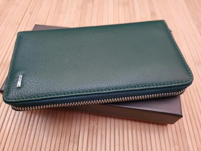 Кошелек женский из кожи на молнии зеленый В-924