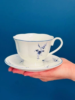 Фарфоровая чашка “Blue Elegance” 200 мл с блюдцем
