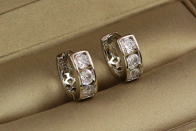 Сережки колечки Xuping Jewelry три крупні каменя 1,2 см сріблясті