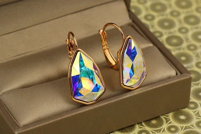 Серьги XСережки Xuping Jewelry Сваровскі Моноліт з велиuping Jewelry Сваровски Монолит с большим камнем хамелеон 2,8 см золотистые