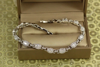 Браслет Xuping Jewelry Мозаика с белыми камнями 17 см 6 мм серебристый