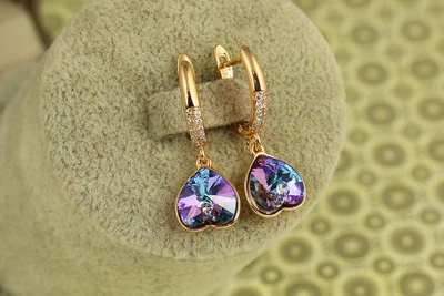 Серьги подвески Xuping Jewelry Сваровские перевернутые сердечки фиолетовые хамелеоны 3 см золотистые