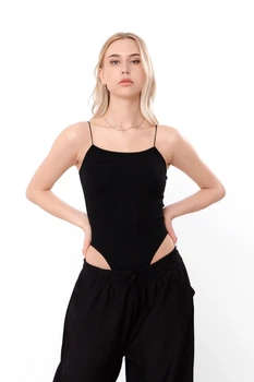 Однотонне жіноче боді на тонких бретельках NoBrand М Чорний (p-20380-243345)