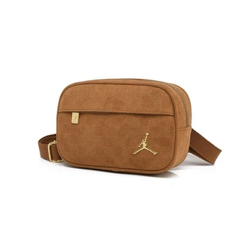Сумка через плечо Jordan Monogram в коричневом цвете.