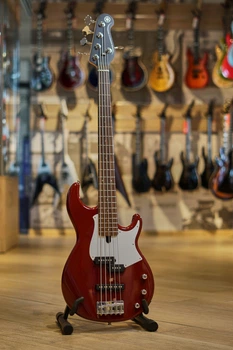 Бас-гитара Yamaha BB235 (Raspberry Red)