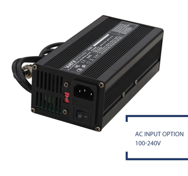 Зарядка для Li ion аккумулятора 7S 24 V 29.4 V 15 A с разъемом XT90 в алюминиевом корпусе
