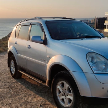 Дефлекторы окон VL-Tuning на SsangYong Rexton I 2001-2017 (накладные)