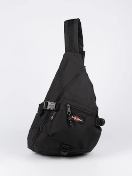 Сумка через плече EastPak Black 15L у чорному кольорі.