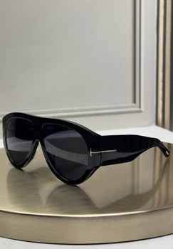 Солнцезащитные очки Tom Ford FT1044 черные оверсайз авиатор, темная линза, унисекс,