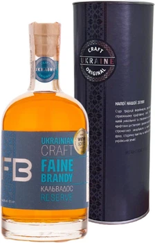 Спиртний напій яблучний Faine Brandy Reserve Кальвадос 0.5 л 40% у подарунковій упаковці (4820269299597)