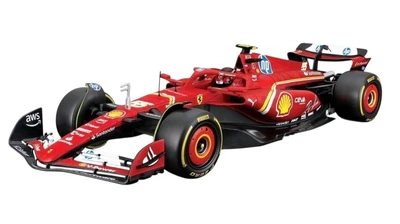 Model bolidu F1 Bburago Ferrari SF-24 (2024) #55 Carlos Sainz Bburago 1:18 Z podstawką i kaskiem 18-16815_55 (4893993016211)