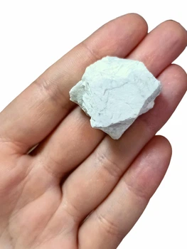 Натуральный необработанный камень Белой Бирюзы 1 шт., размер камня 25-30 мм.