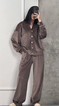 Костюм женский велюровый брючный OneSize Мокко