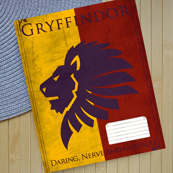 Тетрадь Гарри Поттер Грифиндор Harry Potter Gryffindor на скобе 18 листов линия (32244)