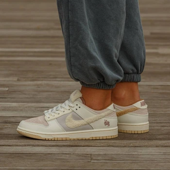 Кросівки жіночі SB Dunk Low Retro Rabbit Fossil Stone 39 (2337-1287055)