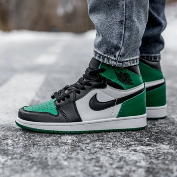 Кросівки чоловічі Air Jordan Retro 1 Black Gren 44 (979-1341770)