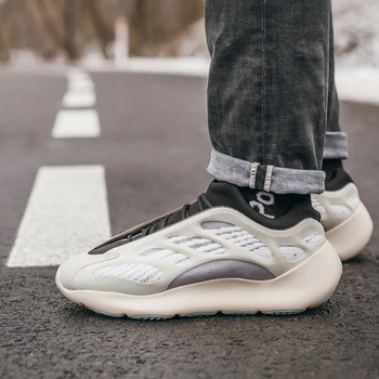 Кросівки чоловічі Yeezy Boost 700 v3 Azael 38 (371-1341805)