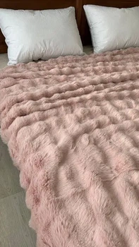 Королевское Покрывало "Кролик" Colourful Home Евро размера 210х230см двустороннее, с длинным искусственным мехом розовый (lm24)