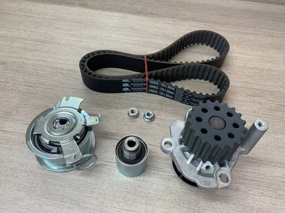 Комплект ремня ГРМ + помпа GATES KP55569XS-4 VOLKSWAGEN GOLF 97->