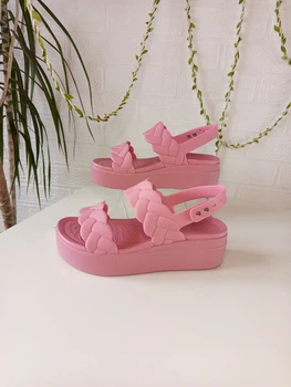 Босоножки женские Crocs Brooklyn Woven Upper Low Wedge rosette w8 38-39, арт.209977-6XX