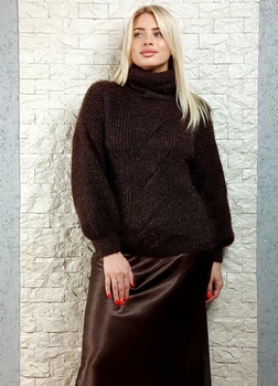 Светр фактурної в'язки з декоративною косою коричневий Italy Moda 22-024 - коричневий - M-XL