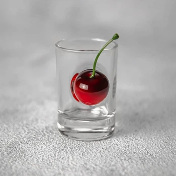 Рюмка (с вишней) VSKLO