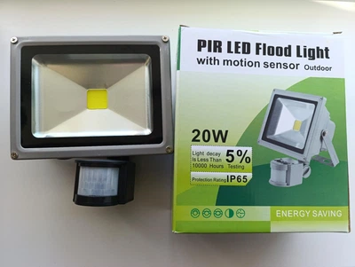 Світлодіодний прожектор 20w 20вт 6500К 220v ip65 з датчиком