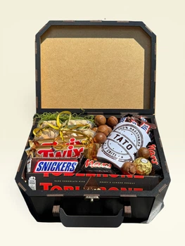 Подарочный набор бокс для папы "Chocolate & Nut Delight"