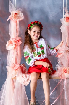 Вишитий костюм для дівчинки Калина червоний 110