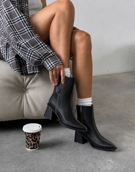 Трендовые демисезонные казаки Женские Bashili Черный 39 (25 см) Код: B46 black