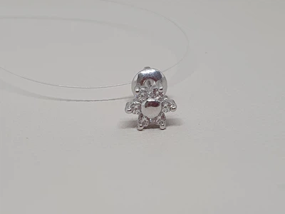 Серебряная моносерьга пуссета Цветок с фианитами. 3008.1С Белый