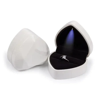 Коробочка для кольца с подсветкой Glow Heart - Футляр шкатулка в виде сердца для предложения или свадьбы